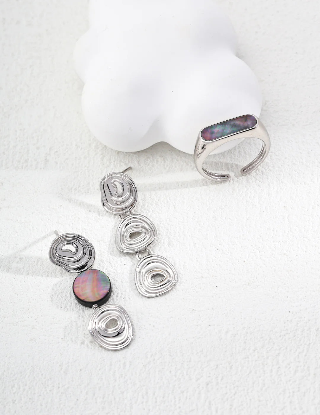Minimalist Black Shell Open Ring